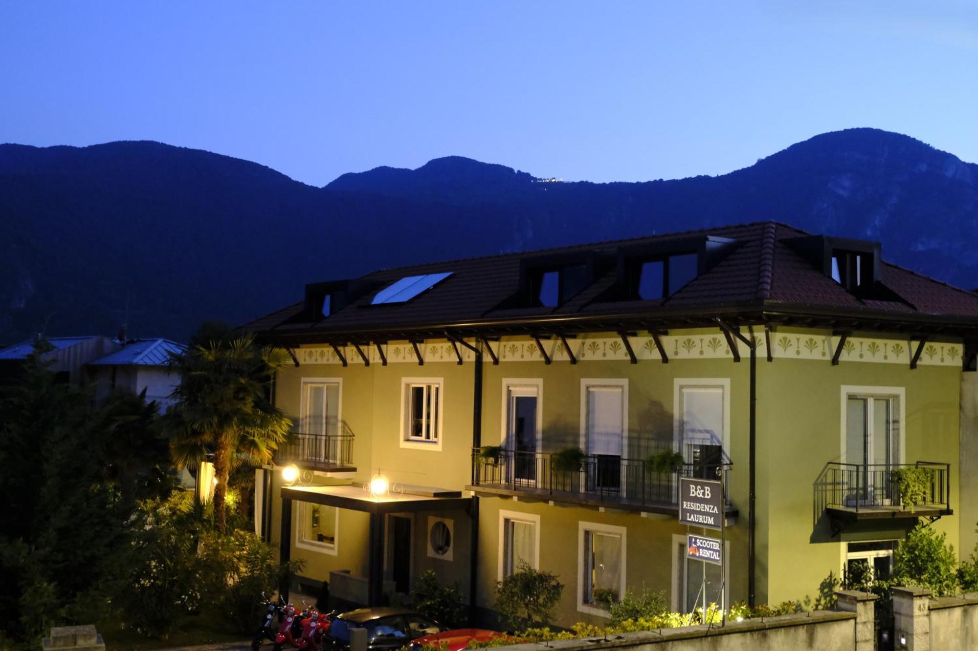 Residenza Laurum Mandello del Lario Bagian luar foto